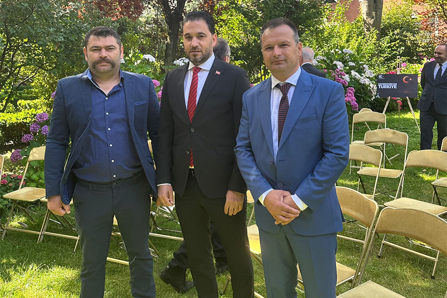 Hollanda’da Lahey Büyükelçiliğinde 15 Temmuz Anmasına