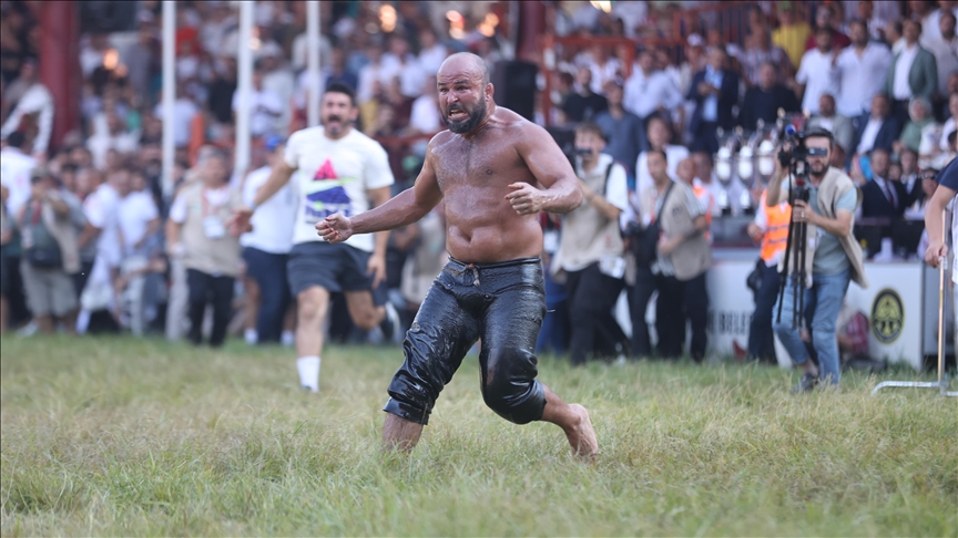 Antalya’lı milli güreşçi Orhan Okulu, 664 yıllık geleneksel Kırkpınar Yağlı