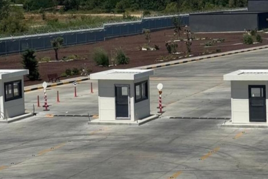 Edirne’nin İpsala ilçesindeki İpsala Gümrük Kapısı’nda, yolcu giriş işlemlerinin daha