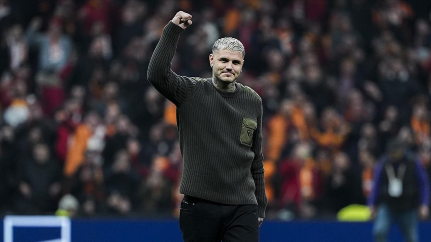 Galatasaray Kulüp Doktoru Yener İnce, Arjantinli golcü Mauro Icardi’nin sahalara