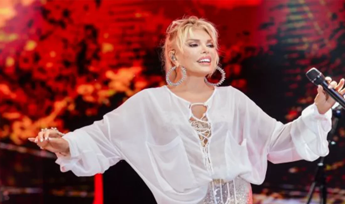 Türk pop müziğinin efsane ismi Ajda Pekkan, son konserinde yaptığı