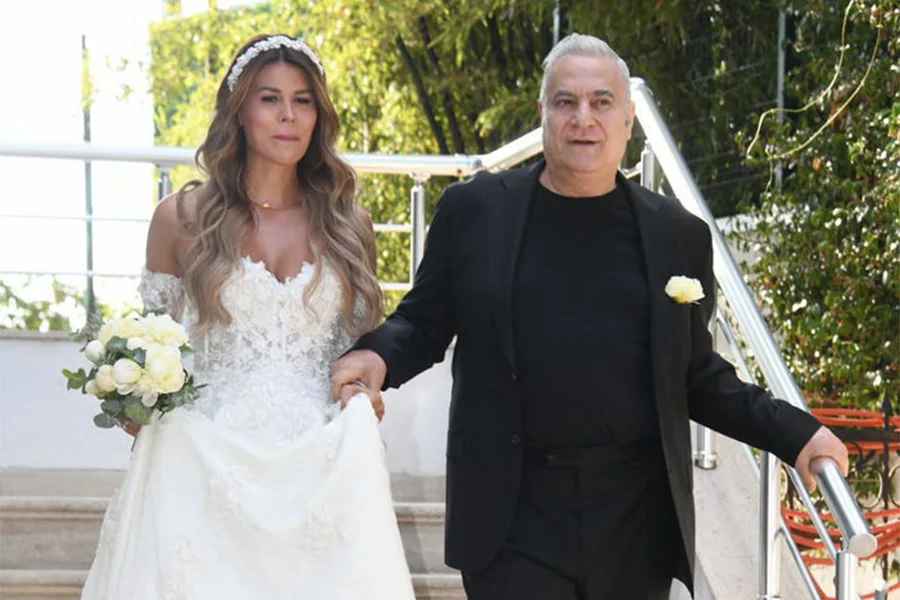 Şovmen ve oyuncu Mehmet Ali Erbil, dün Gülseren Ceylan ile