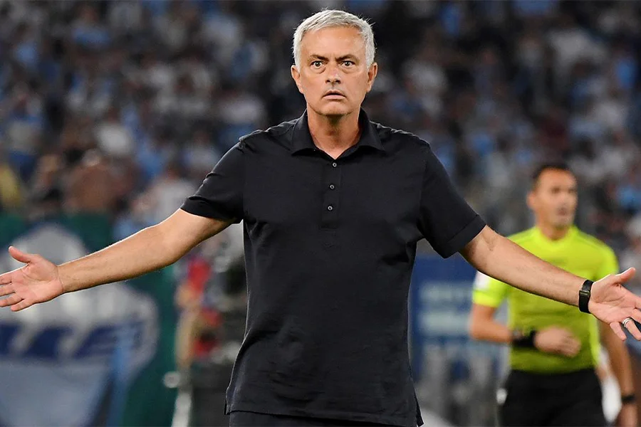 Fenerbahçe, 2024-2025 sezonunun başında göreve getirilen dünyaca ünlü teknik direktör