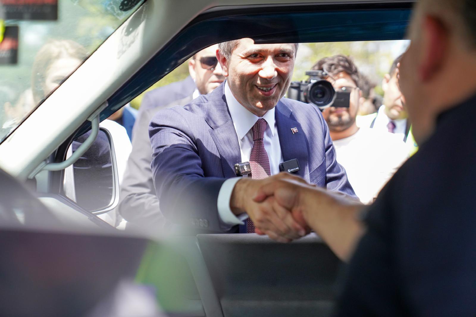 Zafer Sırakaya Kapıkule'de Türkleri uğurlarken