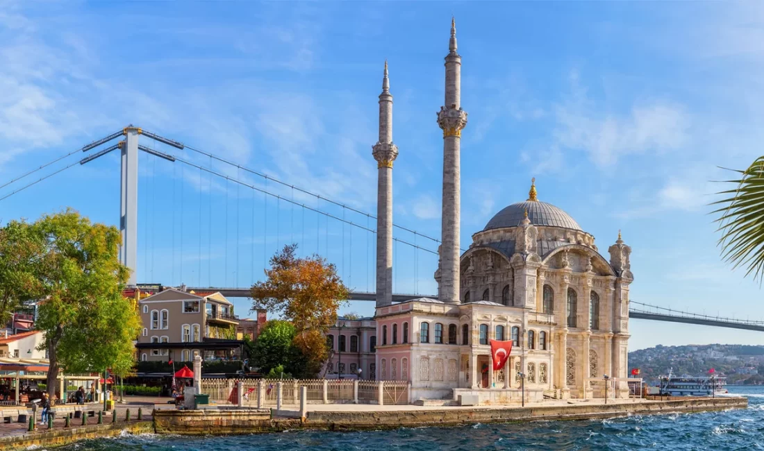 Mevlid Kandili, İslam dünyasında Peygamber Efendimiz Hz. Muhammed’in (s.a.v.) doğumunu