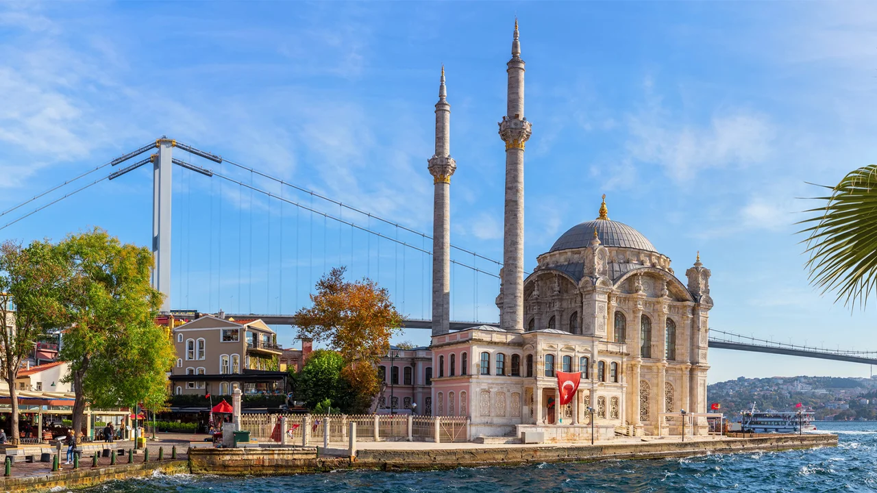 Mevlid Kandili, İslam dünyasında Peygamber Efendimiz Hz. Muhammed’in (s.a.v.) doğumunu