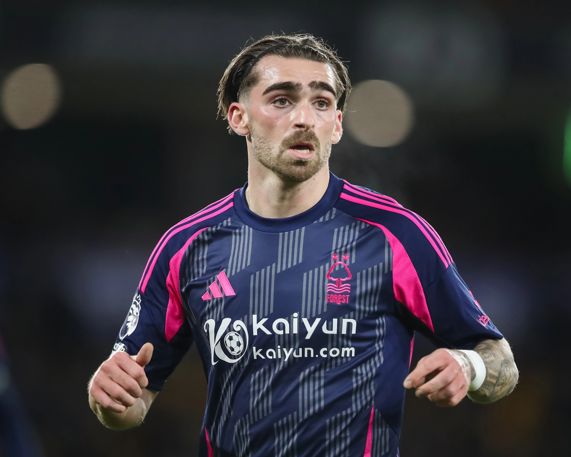 Besiktas, yeni transferi Jota Silva ile beraber taraftarlarını heyecanlandırıyor. Portekizli