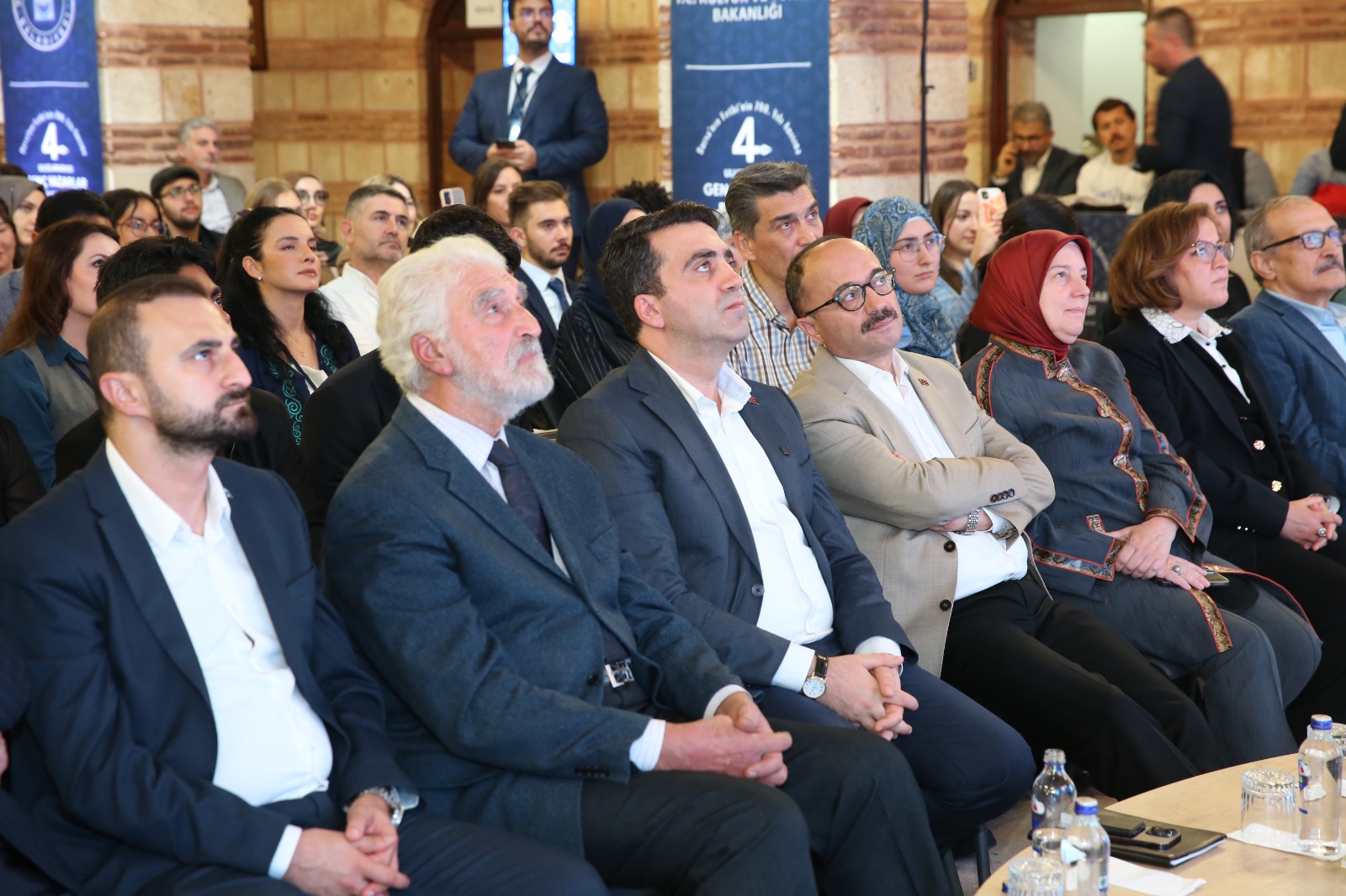 YTB Dünya Edebiyat Ödülleri’nde Gençler Buluştu