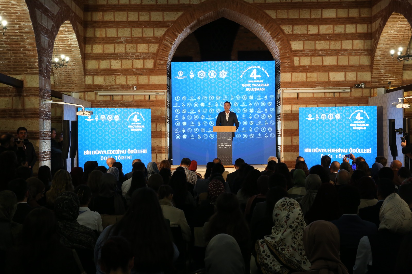 YTB Dünya Edebiyat Ödülleri’nde Gençler Buluştu