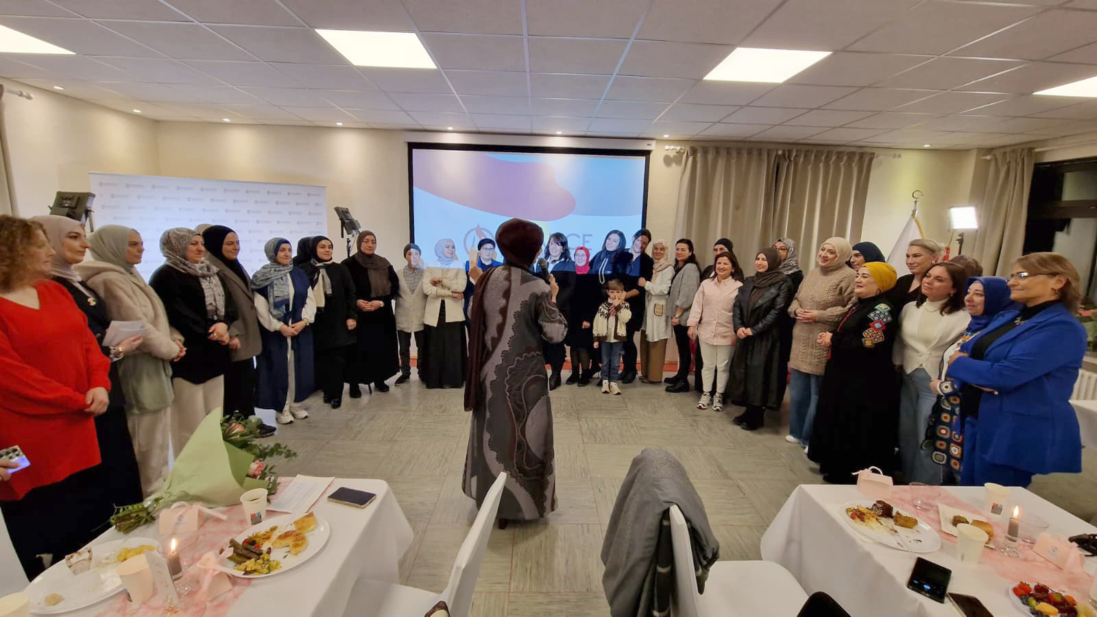 Nuance Humanitarian Derneği ikinci gönüllüler buluşmasını Köln’de gerçekleştirdi