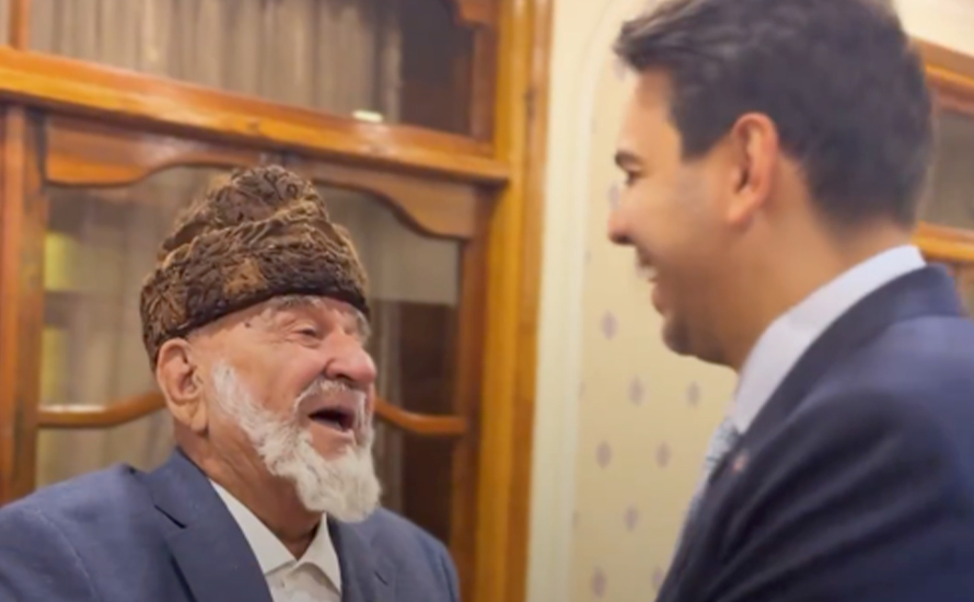 TİKA Başkanı Abdullah Eren’den Ahıskalı Nedim dedeye anlamlı ziyaret