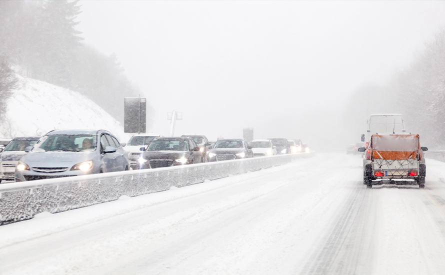 Almanya’da “Elli Fırtınası” ulaşımı felç etti: Tren seferleri durduruldu, maçlar ertelendi