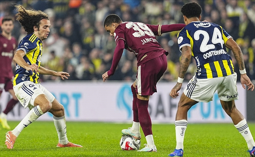 Fenerbahçe zirve yarışında 2 puan bıraktı