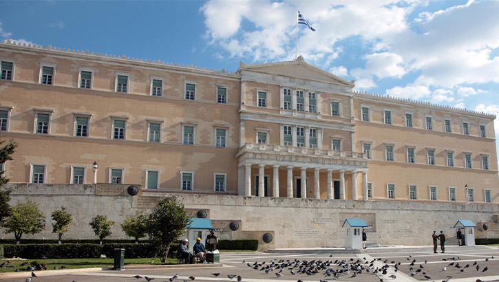 Yunan Parlamentosu Tartışmalı Göç Yasasını Onayladı