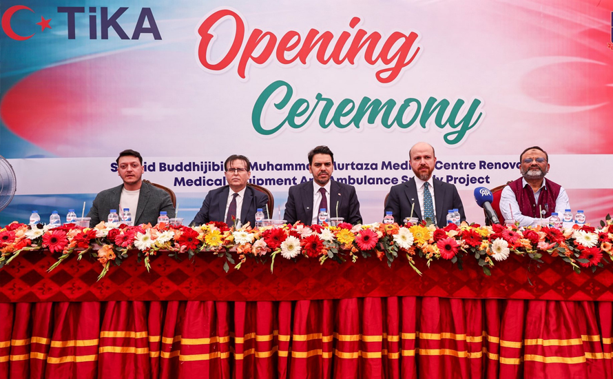 İYV Başkanı Erdoğan ve TİKA Başkanı Eren'den Bangladeş’te hastane ziyareti