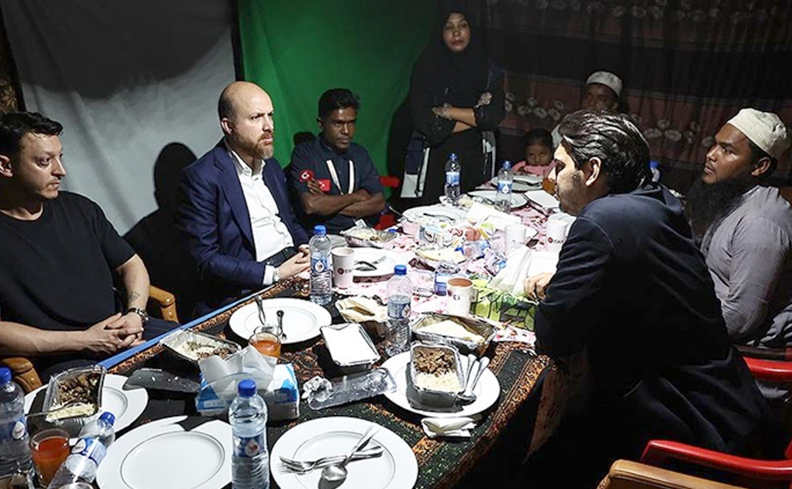 Bilal Erdoğan ve TİKA Başkanı Eren, Cox’s Bazar’daki Arakan kampını ziyaret etti