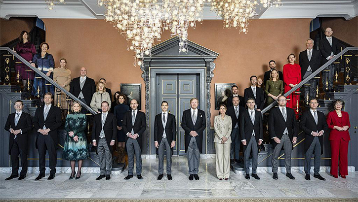 Hollanda’da Azınlık Kabinesi Göreve Başladı