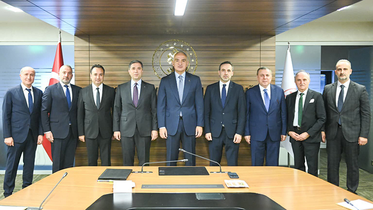 Bakan Ersoy Süryani Cemaatini Kabul Etti