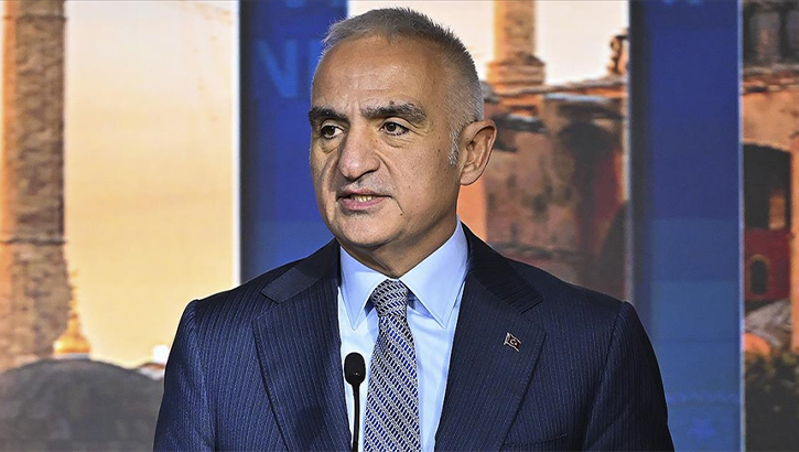 Gezici Kütüphane Adana’da Öğrencilerle Buluştu