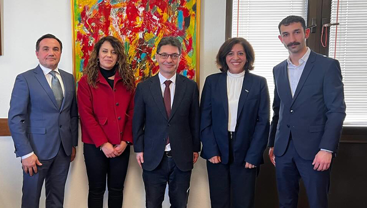 Acıbadem Almanya Yöneticisi Nazlı Konrad, Başkonsolos Erdoğan ile Görüştü