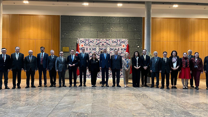 Berlin’de Konsolosluk Hizmetleri Masaya Yatırıldı