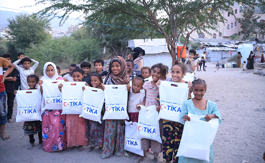 Yemen’de ramazan dayanışması: TİKA’dan 1000 kişilik iftar