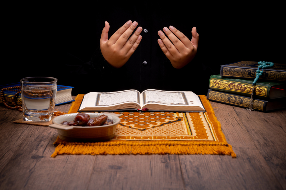  Uzmanlardan Uyarı: Oruçta Aşırı Yemek Sağlığa Zarar Verebilir