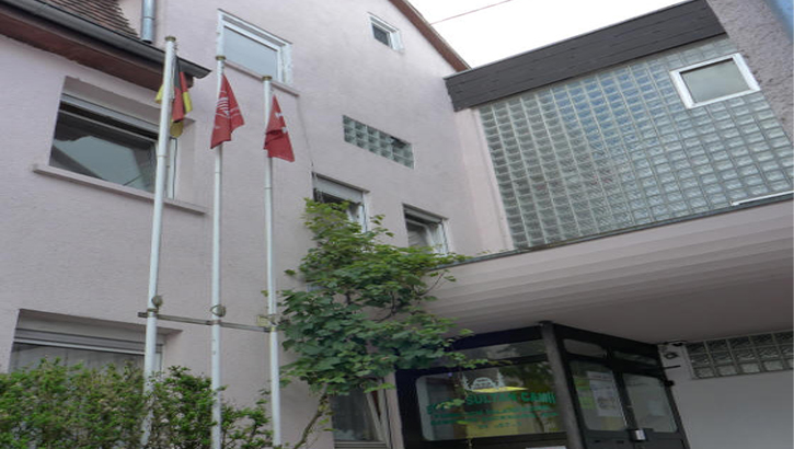 Backnang'da camide bıçaklı saldırı: Fail firarda