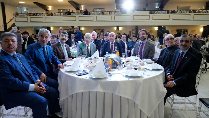 Köln’de ATİB’in geleneksel iftarında birlik mesajı