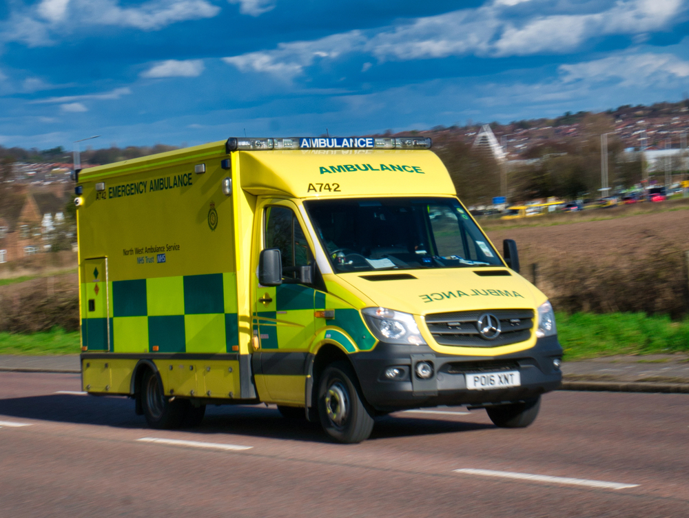 Londra’da Başörtülü Kadına Araç Çarpması Tepki Çekti