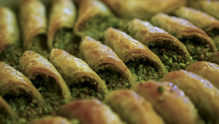 Bayram Öncesi Tatlıcılarda Yoğunluk: 5 Bin Ton Baklava Tüketimi Bekleniyor