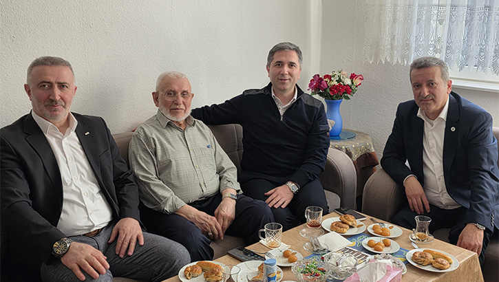 Zafer Sırakaya’dan Kur’an Hocasına Anlamlı Ziyaret