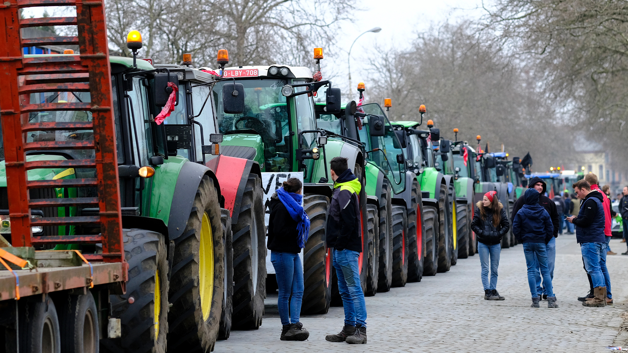 Fransa’da çiftçilerden sert protesto: Akaryakıt ve gübre fiyatları hedefte