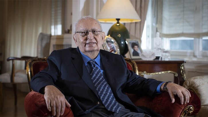 Türk siyasetinin Duayen İsmi Hüsamettin Cindoruk Vefat Etti