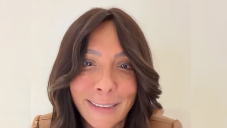 Türkiye’nin ünlü sarkıcı Işın Karaca, Yunanistan'dan deport edildi