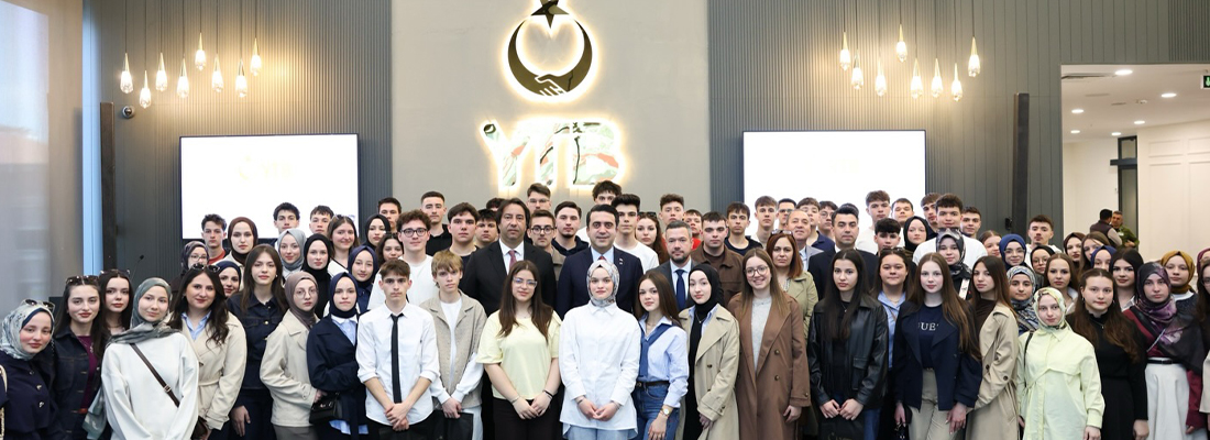 YTB Başkanı Turus, Batı Trakyalı Gençlerle Buluştu