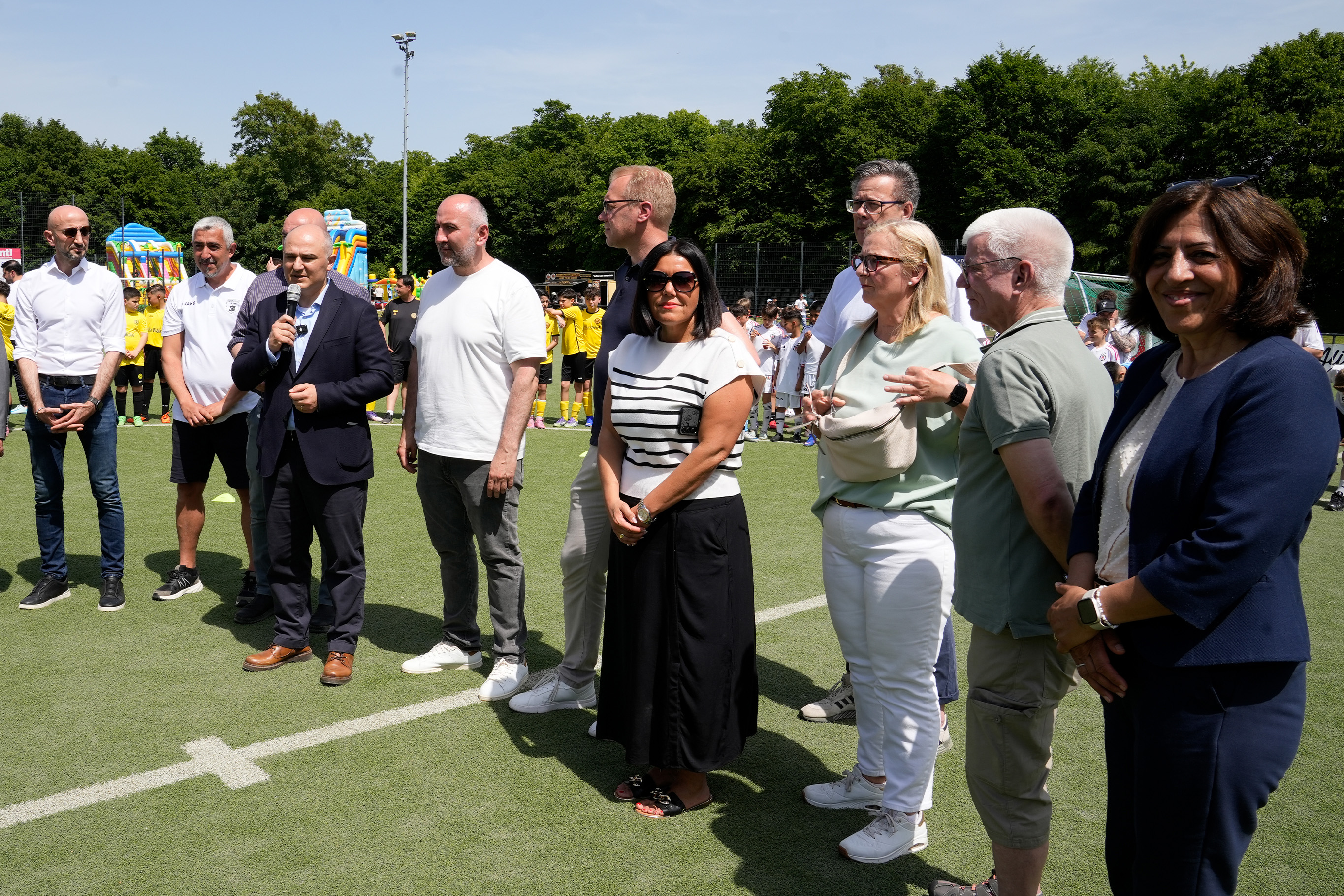Essen Başkonsolosluğu’nun 60. Yıl Futbol Turnuvası coşkuyla başladı