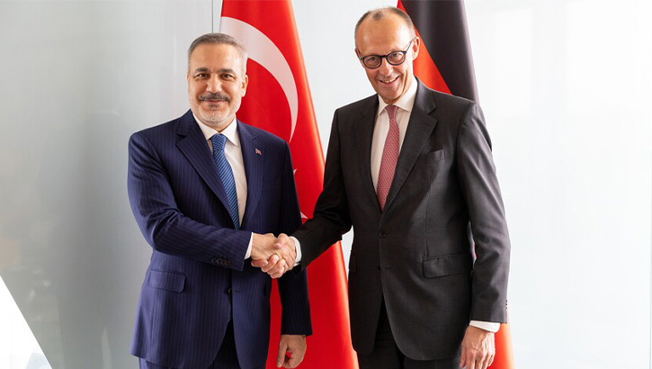 Bakan Fidan, Berlin’de Almanya Başbakanı Merz ile Görüştü