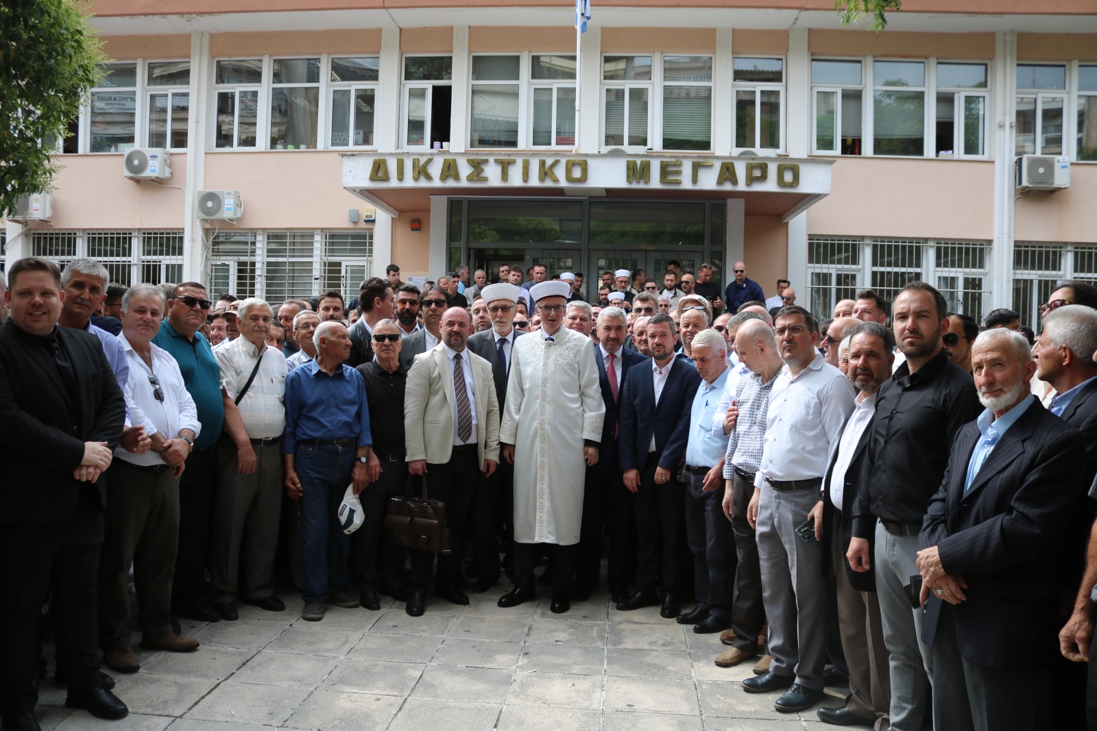 Çınar Camii Davası Yeniden Ertelendi: Mahkeme Önünde Gerginlik Yaşandı