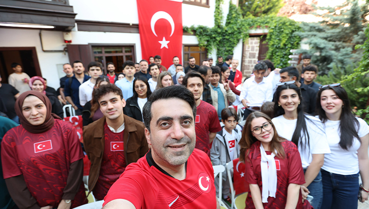 YTB’de Dünya Kupası Atmosferi: Kalpler Ay-Yıldızlılar İçin Attı