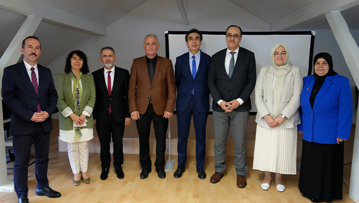 Essen’de “Koruyucu Aile” semineri düzenlendi: “Çocuklarımız hepimizin ortak emaneti”