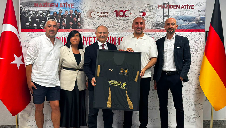 T.C. Essen Başkonsolosu Aydın, Herne Fırtınaspor yönetimini ağırladı