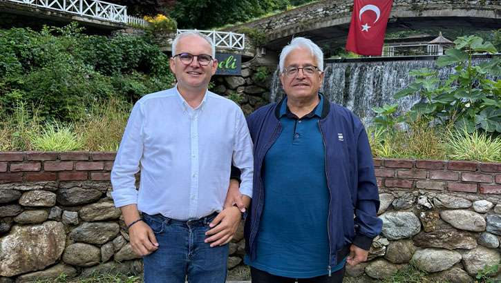 Yıllar Sonra Sapanca'da Anlamlı Buluşma: Eski Dostlar Hasret Giderdi