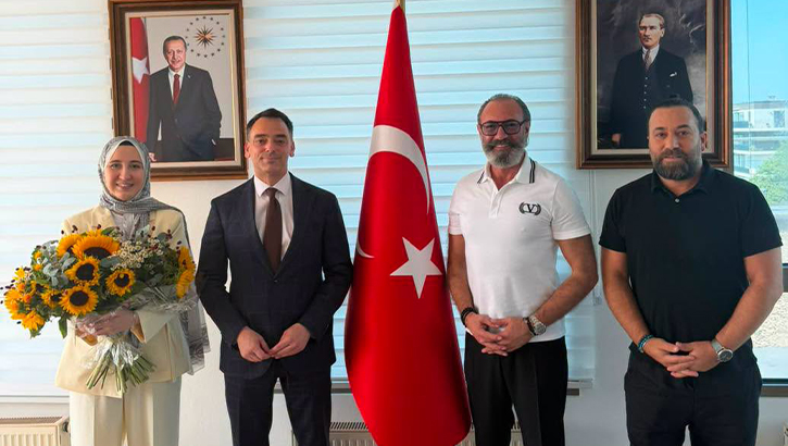 Başkonsolos İzbul, Altın Adımlar Derneği Yöneticilerini Ağırladı