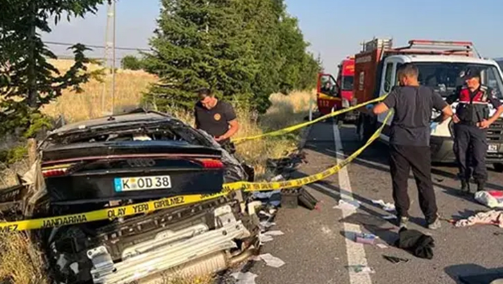 Sıla Yolunda Feci Kaza: Almanya'dan Gelen Gurbetçi Aileden 3 Kişi Hayatını Kaybetti