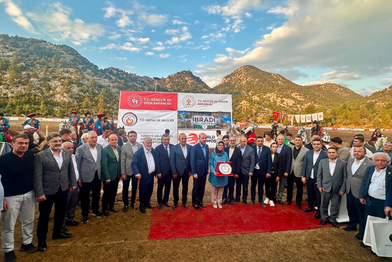 Antalya'da tarihi organizasyon: Kökbörü Ligi yarı final heyecanı İbradı'da yaşandı