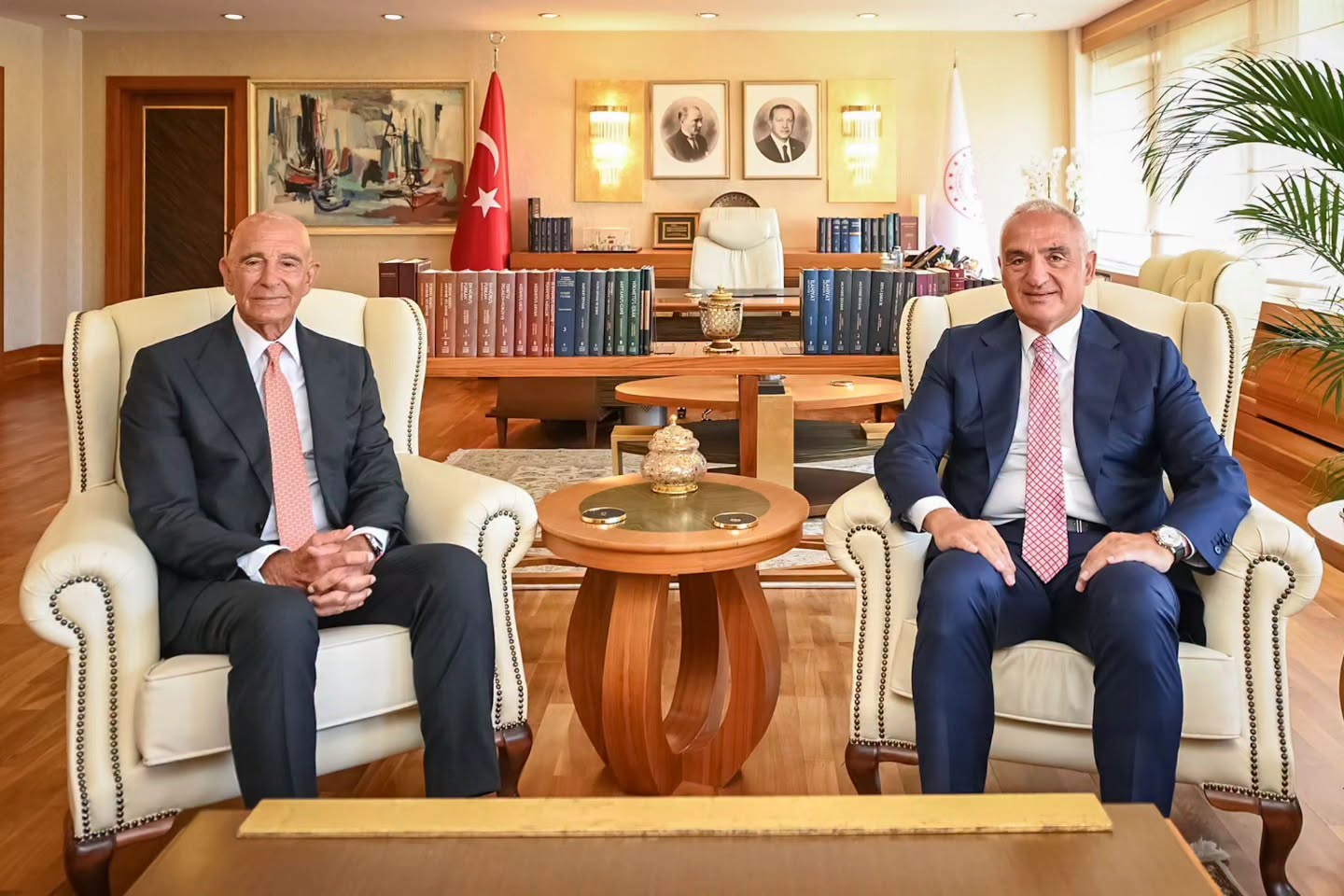 Kültür ve Turizm Bakanı Ersoy, ABD Büyükelçisi Barrack ile görüştü