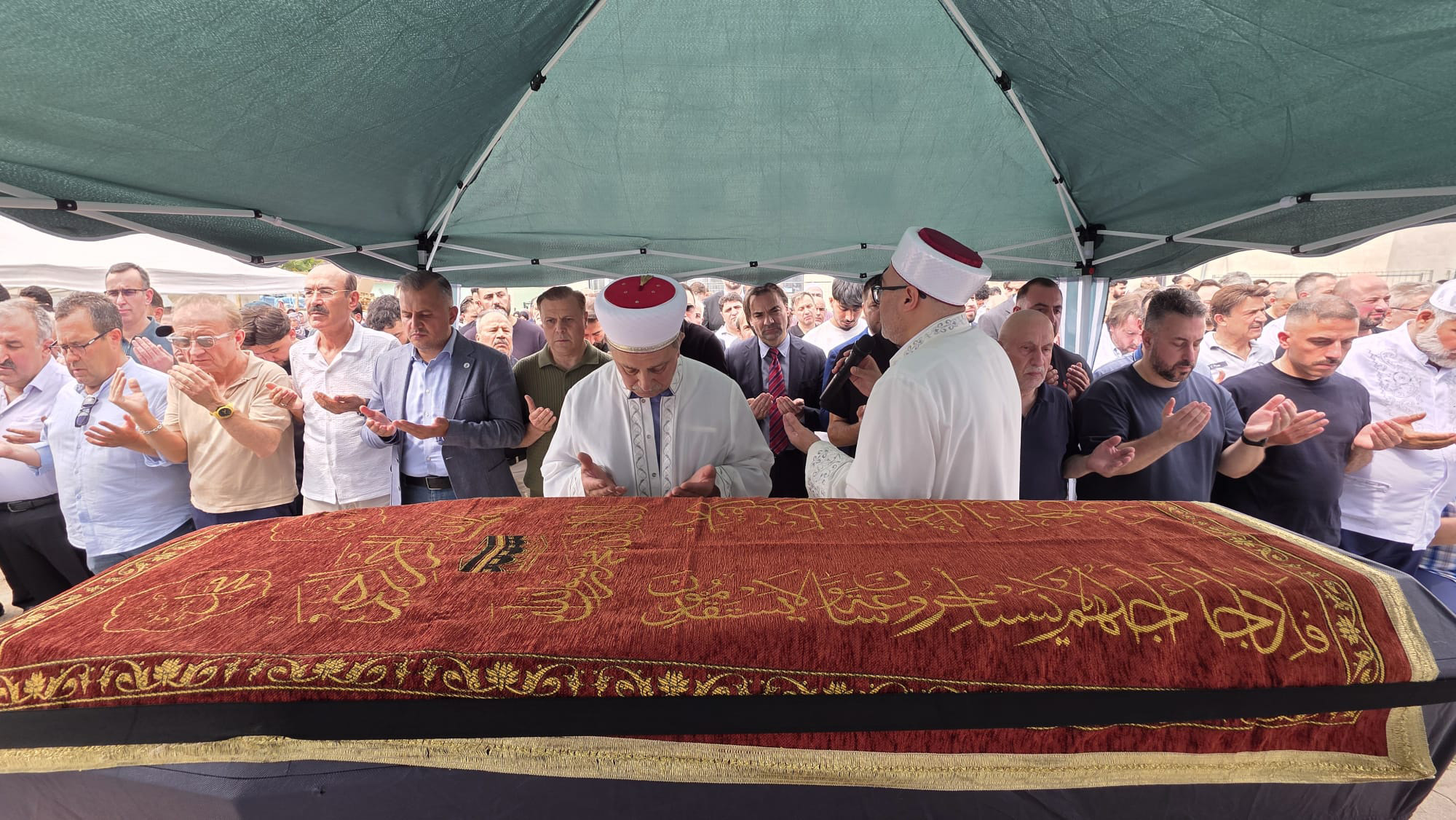 UID Köln Bölge Başkanı Garaçoğlu dualarla son yolculuğuna uğurlandı