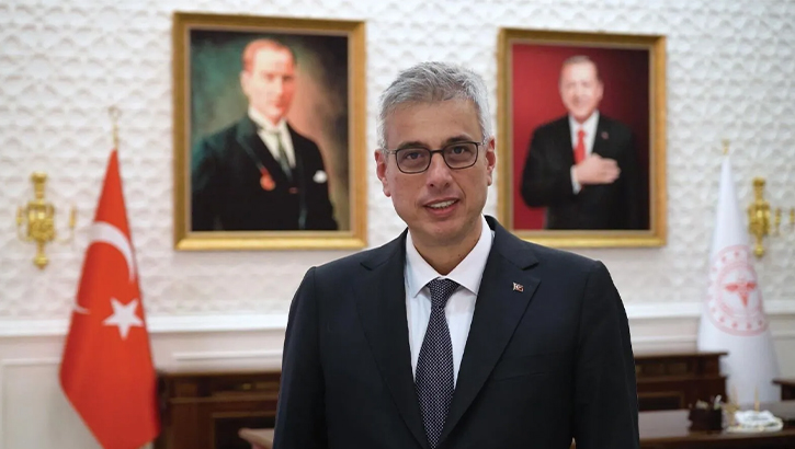 Bakan Memişoğlu'ndan uçakta hayat kurtaran müdahale