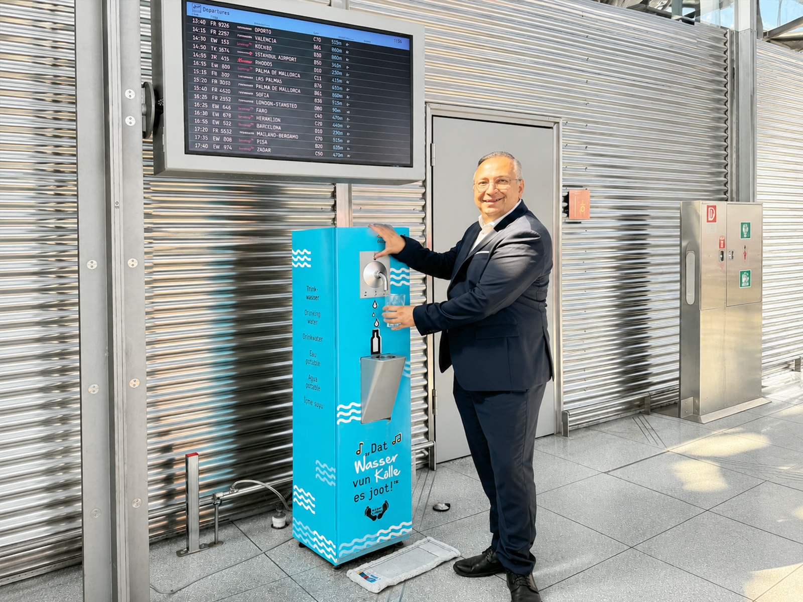 Köln/Bonn Havalimanı'nda yeni dönem: Ücretsiz su ve 2 litre sıvı kolaylığı